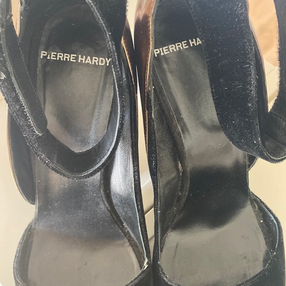 Pierre Hardy patent leather and velvet shoes - worn once. - Picture 3 of 4